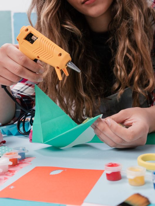 Kreativ werden mit Jugendlichen und Basteln