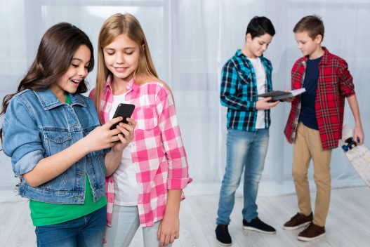 Handy und Bildschirmzeit bei Kinder und Jugendlichen