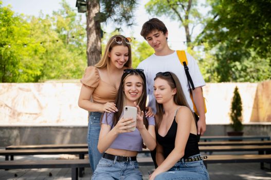 Teenager und Jugendliche: Freundschaften und Beziehung verstehen